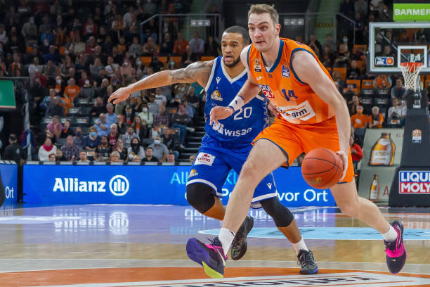 直是球迷和 直是球迷和