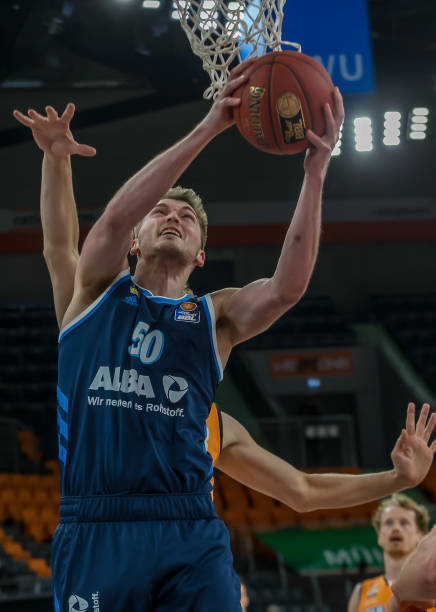 于一锤定音 于一锤定音